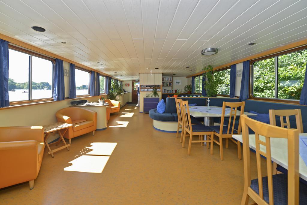 Ms Mecklenburg Hotelschiff Berlin Extérieur photo
